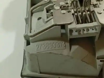 Автозапчастина б/у внутрішне світло для opel meriva a monospace (x03) 1.3 cdti (e75) посилання на oem iam 273893313  273893313