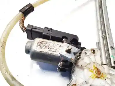 Pièce détachée automobile d'occasion moteur lève vitre avant droit pour renault espace iv (jk0/1_) 2.0 (jk0a, jk1d, jk0n) références oem iam 8200305725  