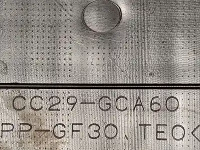 Pezzo di ricambio per auto di seconda mano plastica per mazda 5 (cr19) 2.0 cd (cr19) riferimenti oem iam   