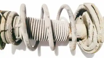 Peça sobressalente para automóvel em segunda mão mola de suspensão por ford focus iii 1.6 tdci referências oem iam 