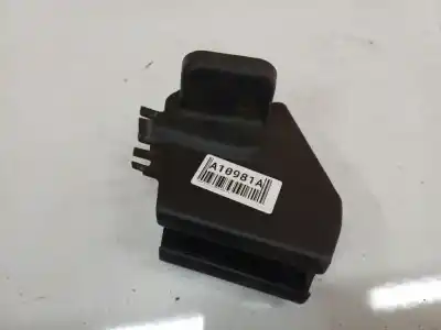 Peça sobressalente para automóvel em segunda mão plásticos por toyota corolla verso (zer_, zze12_, r1_) 2.0 d-4d (cur10_) referências oem iam 721370f010