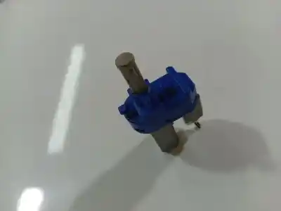 Pezzo di ricambio per auto di seconda mano interruttore per mazda 3 (bk) 1.6 (bk14) riferimenti oem iam   