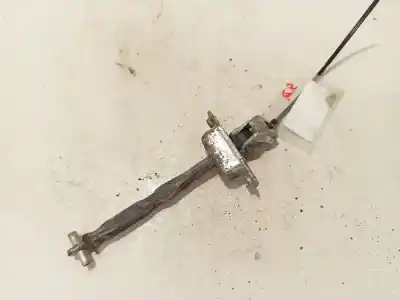 Second-hand car spare part hinge for suzuki swift iii (mz, ez) 1.3 (rs 413) oem iam references   