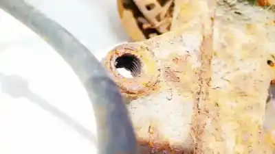 Second-hand car spare part front right knuckle for audi a3 (8l1) 1.9 tdi oem iam references   