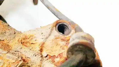 Second-hand car spare part front left knuckle for audi a2 (8z0) 1.4 oem iam references   