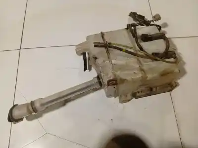 Second-hand car spare part windscreen washer bottle for toyota ipsum (_m2_) 2.0 d (clm20_) oem iam references 