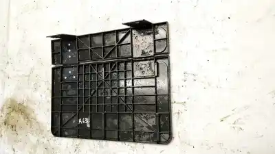 Pezzo di ricambio per auto di seconda mano plastica per opel meriva b 1.7 16v cdti riferimenti oem iam   