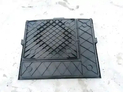 Pezzo di ricambio per auto di seconda mano plastica per toyota corolla (e11) 2.0 d-4d linea sol riferimenti oem iam 6499313020  64993-13020