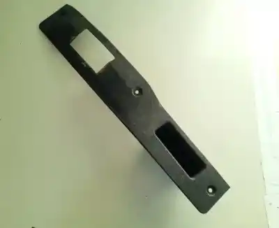 Peça sobressalente para automóvel em segunda mão plásticos por opel zafira b 1.9 cdti referências oem iam 13164649