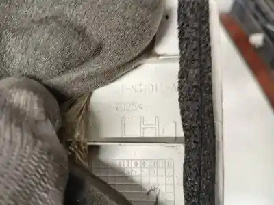 Pezzo di ricambio per auto di seconda mano plastica per ford focus iii 1.6 tdci riferimenti oem iam bm51n31011a  