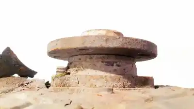 Second-hand car spare part front left knuckle for audi a3 (8p1) 2.0 tdi 16v oem iam references   