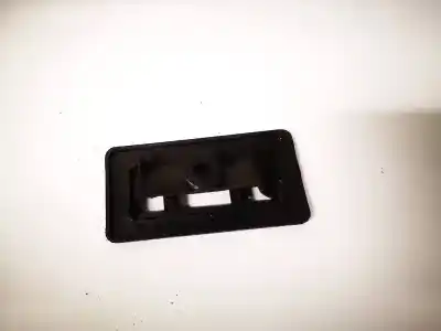 Pezzo di ricambio per auto di seconda mano plastica per audi a3 (8p1) 1.9 tdi riferimenti oem iam 8e0819275a  