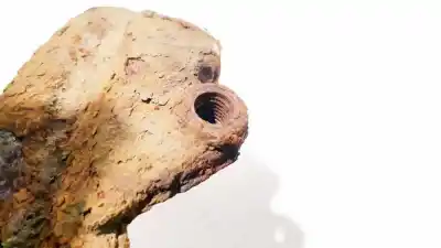 Second-hand car spare part front left knuckle for audi a3 (8l1) 1.6 oem iam references   