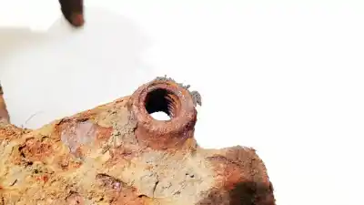 Second-hand car spare part front left knuckle for audi a3 (8l1) 1.6 oem iam references   