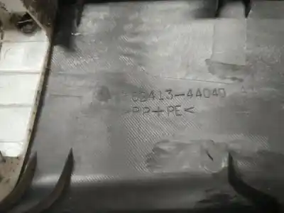 Pezzo di ricambio per auto di seconda mano plastica per toyota ipsum (_m2_) 2.0 d (clm20_) riferimenti oem iam 6241344040  62413-44040