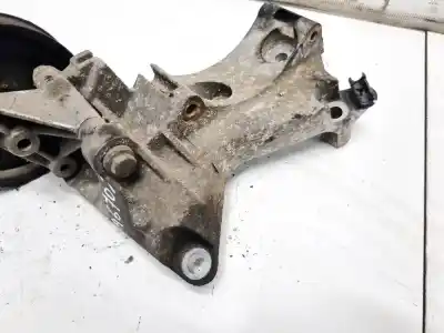 Second-hand car spare part engine support for renault modus 1.5 dci diesel oem iam references 8200393718  