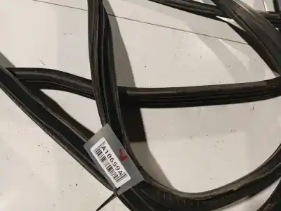 Second-hand car spare part rubber door seal for chrysler sebring (js) 2.0 crd oem iam references   