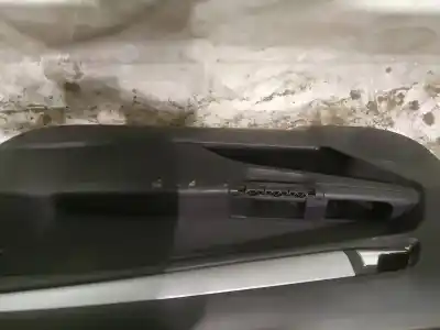 Peça sobressalente para automóvel em segunda mão forra / revestimento da porta dianteira direita por opel astra h (a04) 1.6 (l48) referências oem iam 