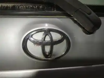 Peça sobressalente para automóvel em segunda mão emblema por toyota ipsum (_m2_) 2.0 d (clm20_) referências oem iam   