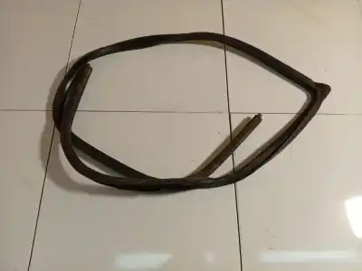 Tweedehands auto-onderdeel deurcontour rubber voor nissan primera hatchback (p12) 1.9 dci oem iam-referenties 