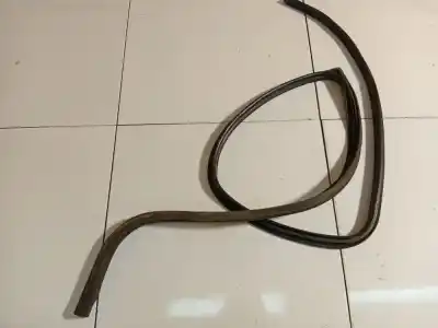 Tweedehands auto-onderdeel deurcontour rubber voor nissan primera hatchback (p12) 1.9 dci oem iam-referenties 