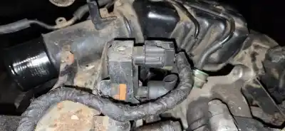 İkinci el araba yedek parçası ILAVE HAVA VALFI için TOYOTA COROLLA VERSO (ZER_, ZZE12_, R1_) 2.0 D-4D (CUR10_) OEM IAM referansları 2581927050  