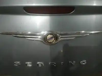 Peça sobressalente para automóvel em segunda mão emblema por chrysler sebring (js) 2.0 crd referências oem iam   