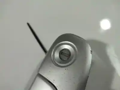 Pezzo di ricambio per auto di seconda mano maniglia esterna anteriore destra per mazda premacy (cp) 2.0 td riferimenti oem iam   