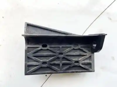 Pezzo di ricambio per auto di seconda mano RINFORZO PARAURTI ANTERIORE per TOYOTA HILUX, VIII 2020 --> FACELIFT 2.4 D 110KW 2020 --> Riferimenti OEM IAM 526750K020  