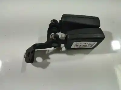 Second-hand car spare part CENTER REAR SEAT BELT BUCKLE for SKODA SUPERB, II 2013.06 - 2015.06 FACELIFT 1.6 TDI 77KW 2013.06 - 2015.06 OEM IAM references 3T0857082014  