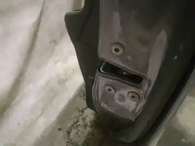 Second-hand car spare part FRONT RIGHT DOOR LOCK for TOYOTA AURIS, I E15 2006.10 - 2012.10 2.0L 93KW D-4D 2006.10 - 2012.10 OEM IAM references   