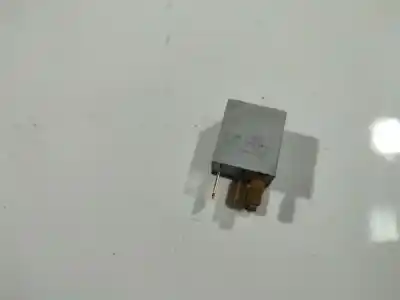 Pezzo di ricambio per auto di seconda mano relè per toyota avensis (_t25_) 2.0 d-4d (cdt250_) riferimenti oem iam 0332011001