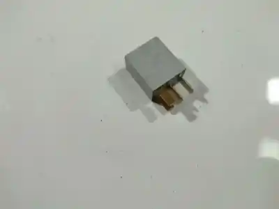 Pezzo di ricambio per auto di seconda mano relè per toyota avensis (_t25_) 2.0 d-4d (cdt250_) riferimenti oem iam 0332011001