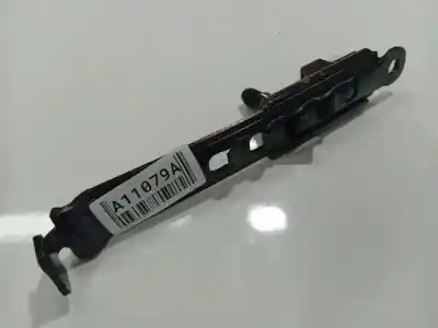 Pezzo di ricambio per auto di seconda mano gancio cintura anteriore destro per toyota avensis (_t25_) 2.0 d-4d (cdt250_) riferimenti oem iam 