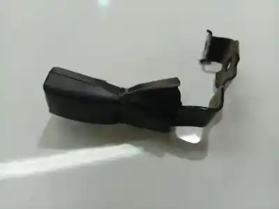 Pezzo di ricambio per auto di seconda mano gancio cintura anteriore destro per toyota avensis (_t25_) 2.0 d-4d (cdt250_) riferimenti oem iam 