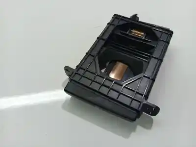 Pezzo di ricambio per auto di seconda mano plastica per toyota avensis (_t25_) 2.0 d-4d (cdt250_) riferimenti oem iam 