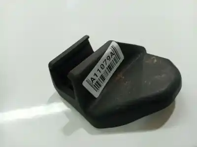 Pezzo di ricambio per auto di seconda mano plastica per toyota avensis (_t25_) 2.0 d-4d (cdt250_) riferimenti oem iam 7213705040