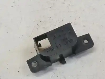 Pezzo di ricambio per auto di seconda mano plastica per mazda premacy (cp) 2.0 td riferimenti oem iam ge4t64393  ge4t 64 393