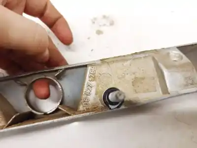 Second-hand car spare part tailgate back door handle for audi a4 b5 (8d2) 1.8 oem iam references 8d5827576b  