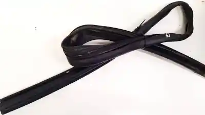Peça sobressalente para automóvel em segunda mão junta vedante da porta por citroen c3 ii (sc_) 1.4 hdi 70 (sc8hzc, sc8hr0, sc8hp4) referências oem iam 