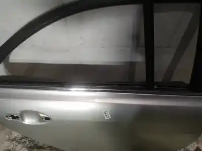 Peça sobressalente para automóvel em segunda mão plásticos por toyota avensis (_t25_) 2.0 d-4d (cdt250_) referências oem iam 