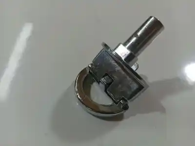 Tweedehands auto-onderdeel PLASTICEN voor VOLKSWAGEN PASSAT B6 (3C2) 1.9 TDI OEM IAM-referenties 3C9867160  