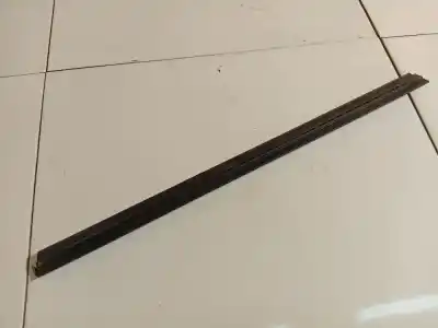 Peça sobressalente para automóvel em segunda mão plásticos por skoda roomster (5j7) 1.4 referências oem iam 5j7839479