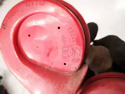 Pezzo di ricambio per auto di seconda mano corno per audi 100 avant (c4) 2.5 tdi riferimenti oem iam e1000209  