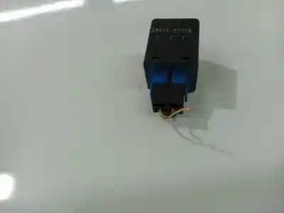 Pezzo di ricambio per auto di seconda mano relè per kia cee'd fastback (ed) 1.6 crdi 90 riferimenti oem iam 3951027010  39510-27010, c f z , cfz