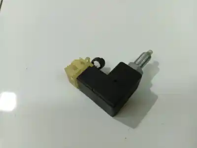 Pezzo di ricambio per auto di seconda mano INTERRUTTORE per KIA CEE'D FASTBACK (ED) 1.6 CRDI 90 Riferimenti OEM IAM 938103K000  