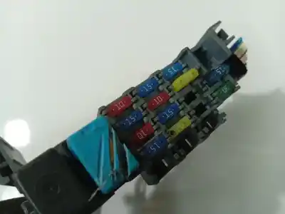 Second-hand car spare part fuse box unit for mazda 6 hatchback (gg) 2.0 di (gg14) oem iam references   