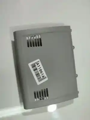 İkinci el araba yedek parçası plasti̇kler için bmw 3 (e90) 325 i oem iam referansları 10400682