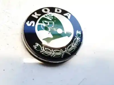 Second-hand car spare part FRONT BADGE for SKODA OCTAVIA II (1Z3) 1.9 TDI OEM IAM references 1U0853621  