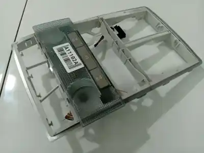Pièce détachée automobile d'occasion lumière intérieure pour opel astra h (a04) 1.6 (l48) références oem iam 13111824